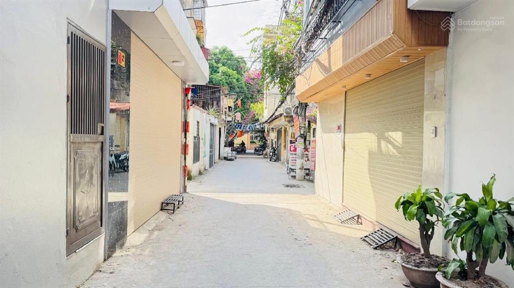 Bán nhà mai động phường mai động. các 150m ra hồ đền lừ. khu đắc địa chung tâm tập thể dục, viu đẹp