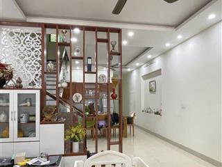 Nhà đẹp cảng chân dê. để lại đủ đồ đạc