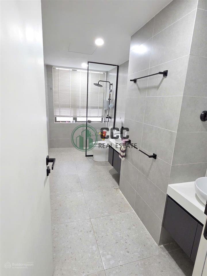 Bán nhanh căn hộ riverapoint cực hiếm 212m2 4 phòng.  em 0798 740 ***