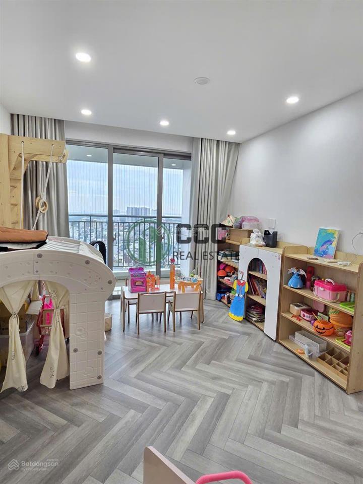 Bán nhanh căn hộ riverapoint cực hiếm 212m2 4 phòng.  em 0798 740 ***