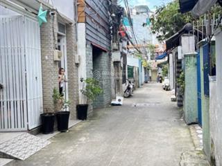 Bán nhà tân phú. sát mặt tiền đường  giáp đầm sen  38m2. đầy đủ nội thất. 3.9 tỷ