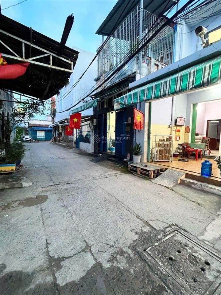 Bán nhà giáp tân phú. q6, gần đầm sen. ngang 4m. 40m2, nhà mới. nhỉnh 3 tỷ lớn