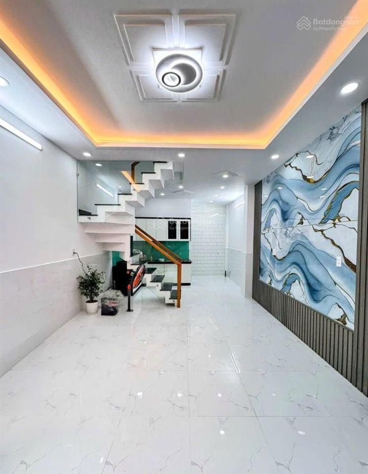 Bán nhà giáp tân phú. q6, gần đầm sen. ngang 4m. 40m2, nhà mới. nhỉnh 3 tỷ lớn