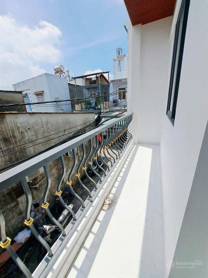 Bán nhà giáp tân phú. q6, gần đầm sen. ngang 4m. 40m2, nhà mới. nhỉnh 3 tỷ lớn