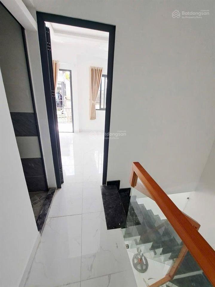 Bán nhà giáp tân phú. q6, gần đầm sen. ngang 4m. 40m2, nhà mới. nhỉnh 3 tỷ lớn