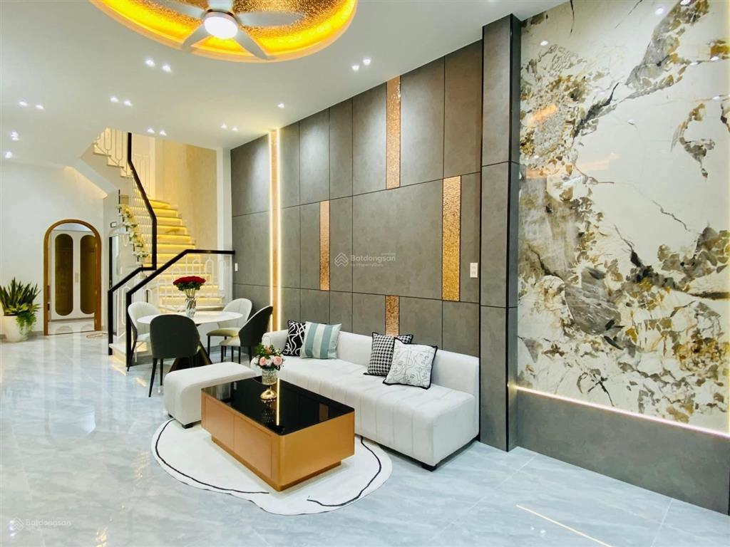 Bán nhà lê văn quới. ngang 4m. 46m2. 2 tầng. full nt. hơn 4 xíu