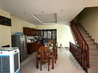 Cho thuê nguyên căn biệt thự liền kề ao sào. đã hoàn thiện phù hợp văn phòng/spa/lớp học