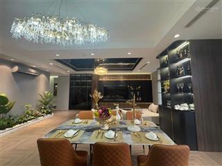Cho thuê căn góc chung cư royal city
