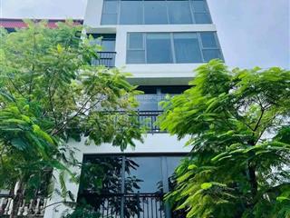 Siêu phẩm cát linh  9 tầng view hồ đẹp nhất đống đa. vị trí hoa hậu ô tô tránh  giá cực tốt !!