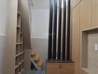 Bán nhà đẹp quận 4 / vị trí đắc địa / hẻm xe hơi rộng thông thoáng nhà mới tinh