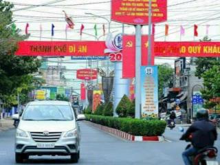 Bán lô đất trung tâm hành chính dĩ an, hướng đông nam mát mẻ
 dt  100m2 ngang 5m
 giá
