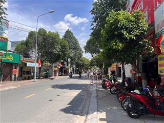 Cần bán mt chiêu liêu p dĩ an tp hcm
dt 430m2 ngang 10m đang cho thuê kho 25tr/tháng
giá bán 14.5 t