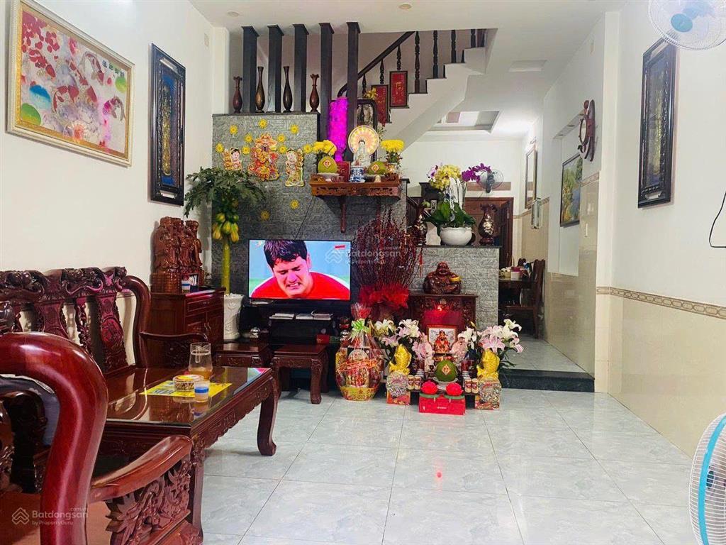 5tỷ150.bán nhà sổ riêng đông hoà dĩ an .1trệt lầu đường nhựa 8m .dt 60m fun thổ cư