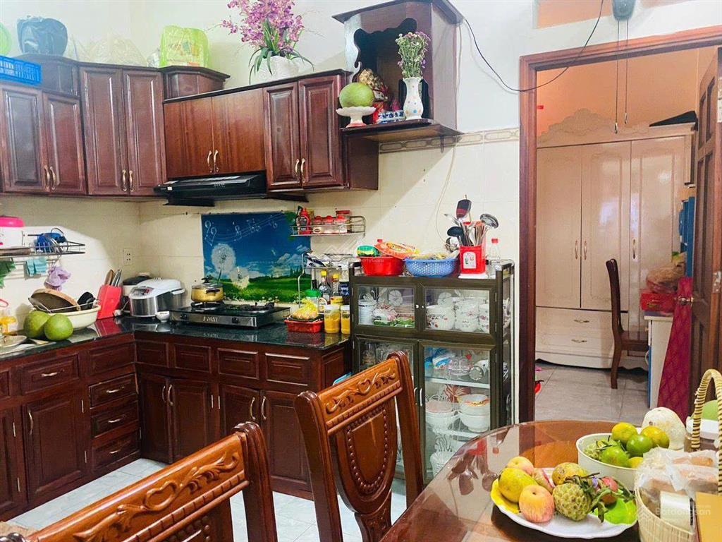 5tỷ150.bán nhà sổ riêng đông hoà dĩ an .1trệt lầu đường nhựa 8m .dt 60m fun thổ cư