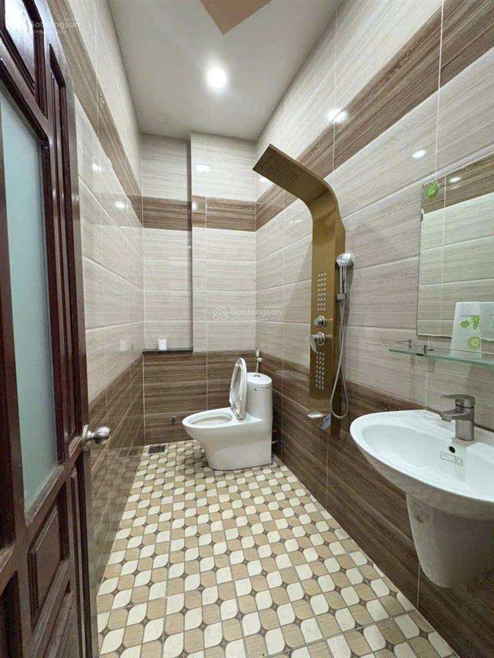 Bán nhà 3 tầng mặt tiền p. đông hoà gần sân vận động dĩ an nhà đẹp dt lớn kiến trúc tân cổ điển