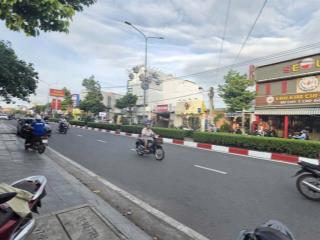 Hót hót hàng kín  vị trí sầm uất
đường nguyễn an ninh dĩ anbề ngang 7m
góc 2 mặt tiền .