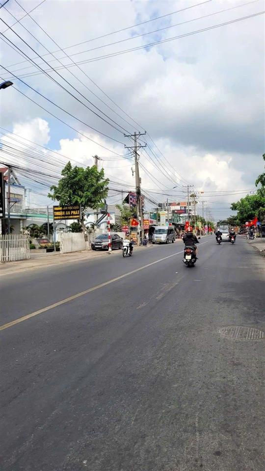 Hạ gần 6ty bán lô đất mặt tiền đường 22/12
diện tích  ngang 15 x75 = 1125m2.
trên đất có