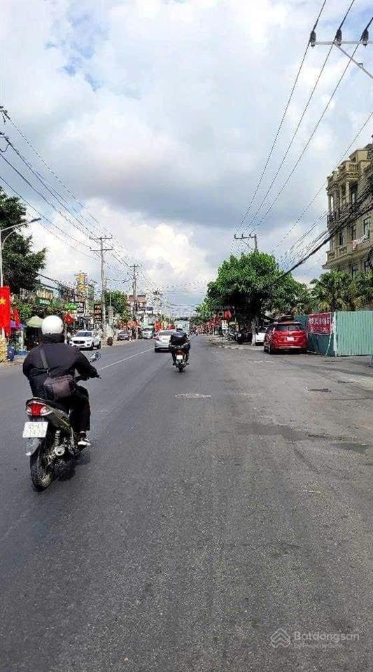 Hạ gần 6ty bán lô đất mặt tiền đường 22/12
diện tích  ngang 15 x75 = 1125m2.
trên đất có