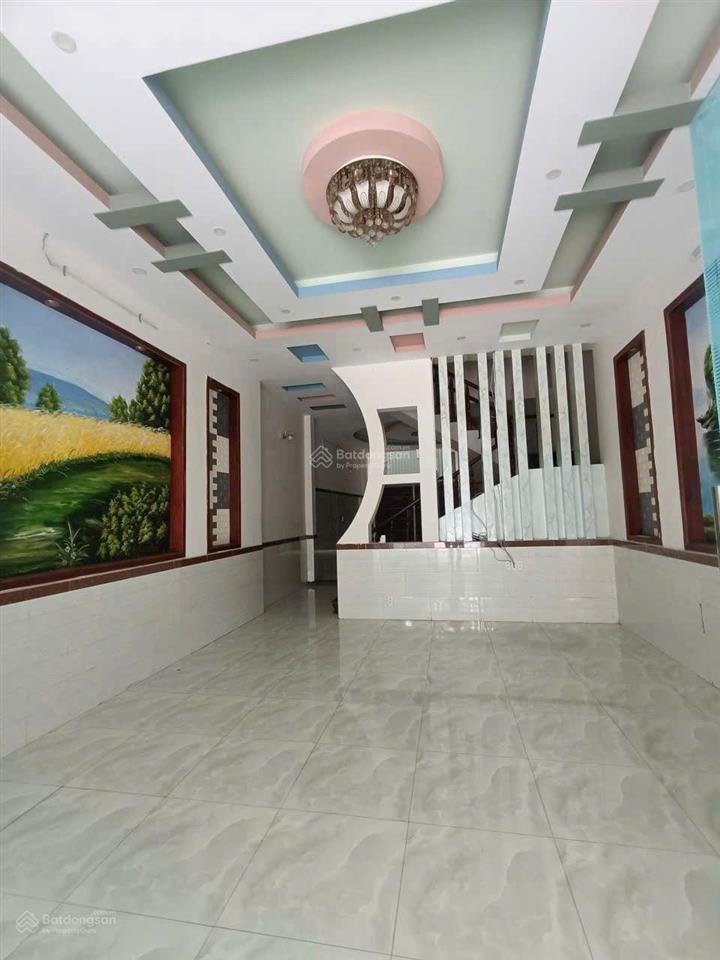 Bán nhà khu trung tâm hành chính dĩ an .tphcm  diện tích  120m, 1 trệt 2 lầu  ngay cổng