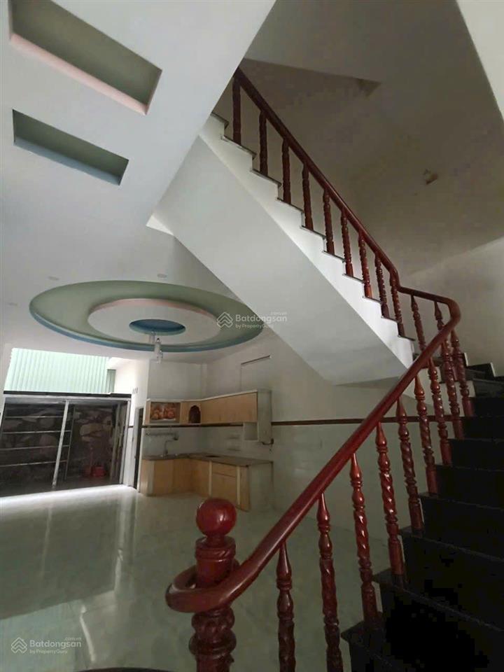 Bán nhà khu trung tâm hành chính dĩ an .tphcm  diện tích  120m, 1 trệt 2 lầu  ngay cổng