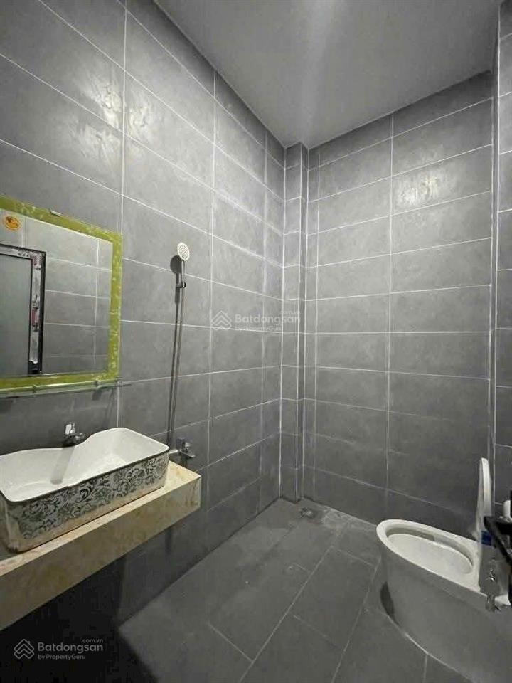 Bán gấp nhà tân đông hiệp dĩ an. chính chủ. giá 5ty9 nhà 1 trệt 2 lầu lầu nội thất thất xịn