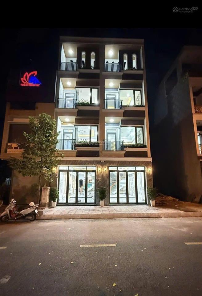 Bán1 cặp nhà song sinh đã hoàn thiện gần đại học quốc gia tphcm
 nhà full nội thất cao cấp và đặc