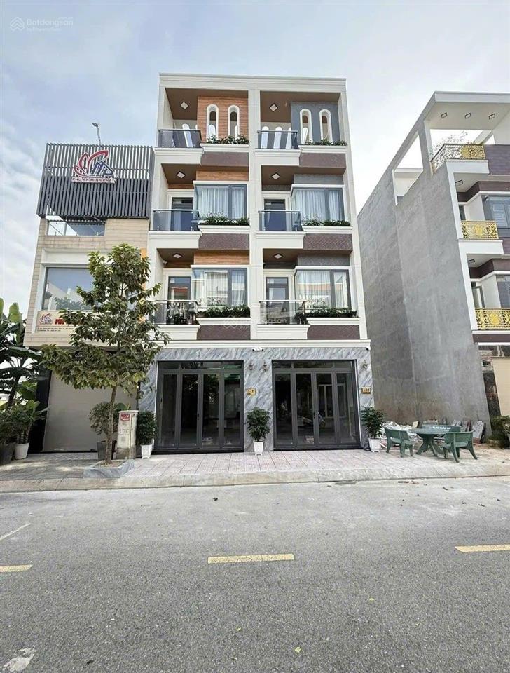 Bán1 cặp nhà song sinh đã hoàn thiện gần đại học quốc gia tphcm
 nhà full nội thất cao cấp và đặc