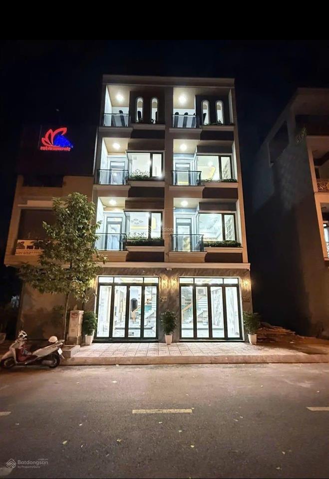 Bán1 cặp nhà song sinh đã hoàn thiện gần đại học quốc gia tphcm
 nhà full nội thất cao cấp và đặc