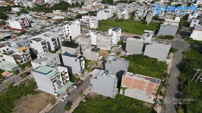 Bán1 cặp nhà song sinh đã hoàn thiện gần đại học quốc gia tphcm
 nhà full nội thất cao cấp và đặc