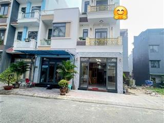 Bán nhà phố 1 trệt 3 lầu.
đckhu nhà ở tm phú hồng thịnh vi 
p đông hoà tp. hồ chí