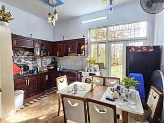 Nhà 1 trệt 1 lầu cách gs18 100m gần big c dĩ an chỉ bằng giá đất. phường dĩ an khu dân cư hiện hữu