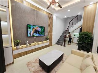 Vip  cầu giấy  nhà đẹp 5 tầng  vài bước ra phố  ngõ thênh thang  30m2 quanh 7 tỷ