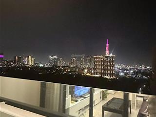 1pn có ban công view như hình giá 5,5 tỷ hàng thật. call em đạt hỗ trợ chốt lẹ căn này nha!