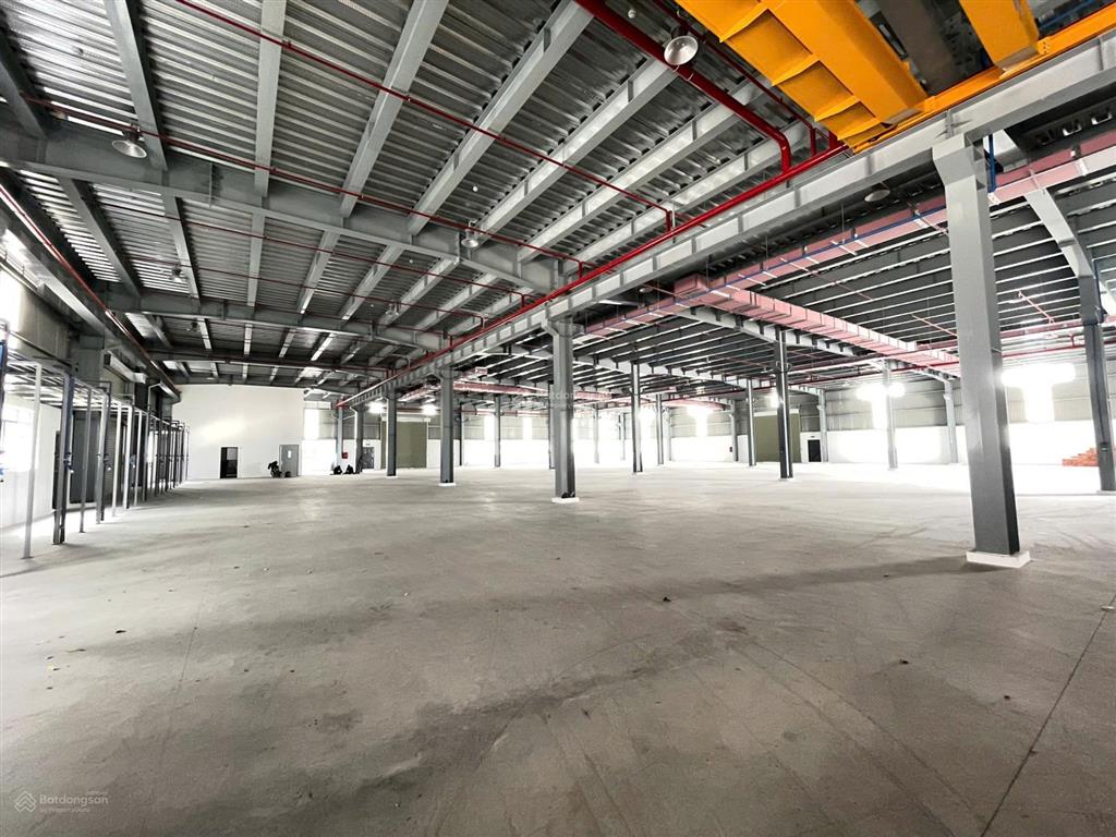 Cho thuê kho, xưởng 1800m2 giá cực chất 100 triệu tại nguyễn hữu trí, thanh phú, bến lức, long an