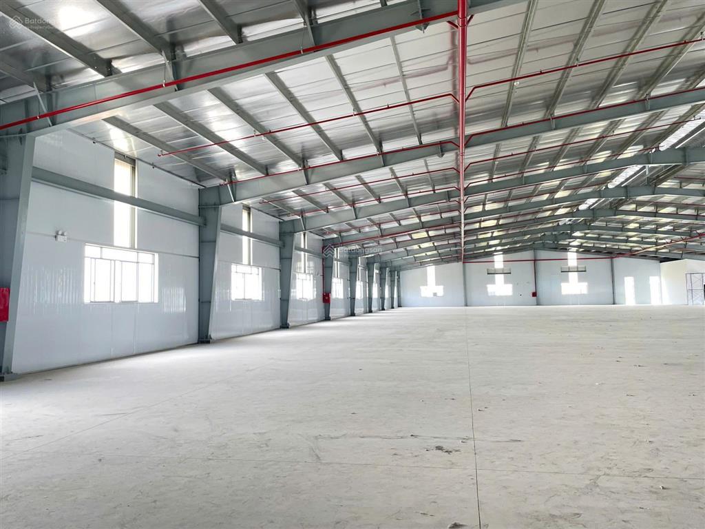 Cho thuê kho, xưởng 1800m2 giá cực chất 100 triệu tại nguyễn hữu trí, thanh phú, bến lức, long an