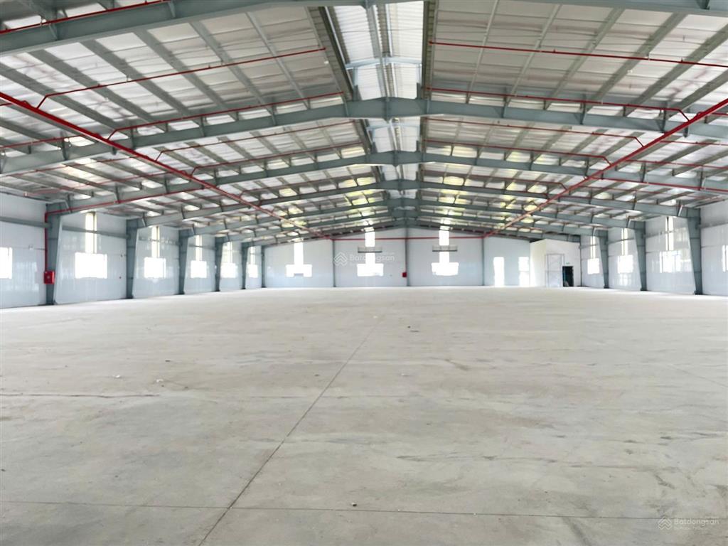 Cho thuê kho, xưởng 1800m2 giá cực chất 100 triệu tại nguyễn hữu trí, thanh phú, bến lức, long an