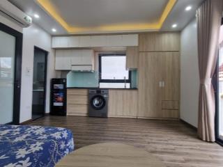 Mặt ngõ thông  kinh doanh tốt  tòa nhà gồm 5 căn hộ hạng sang cho. thuê 7tr/tháng  full nội thất