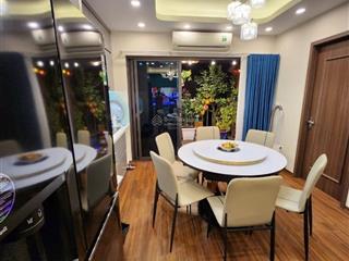 Chính chủ gửi bán căn hộ view vườn hoa, nội thất tiền tỷ chỉ 5.35 tỷ  chung cư p10