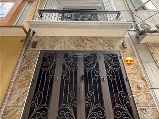Nhà đẹp giá sốc trung tâm cầu giấy 32m2x5tphân lô tiện ích đầy đủ nhỉnh 10 tỷ