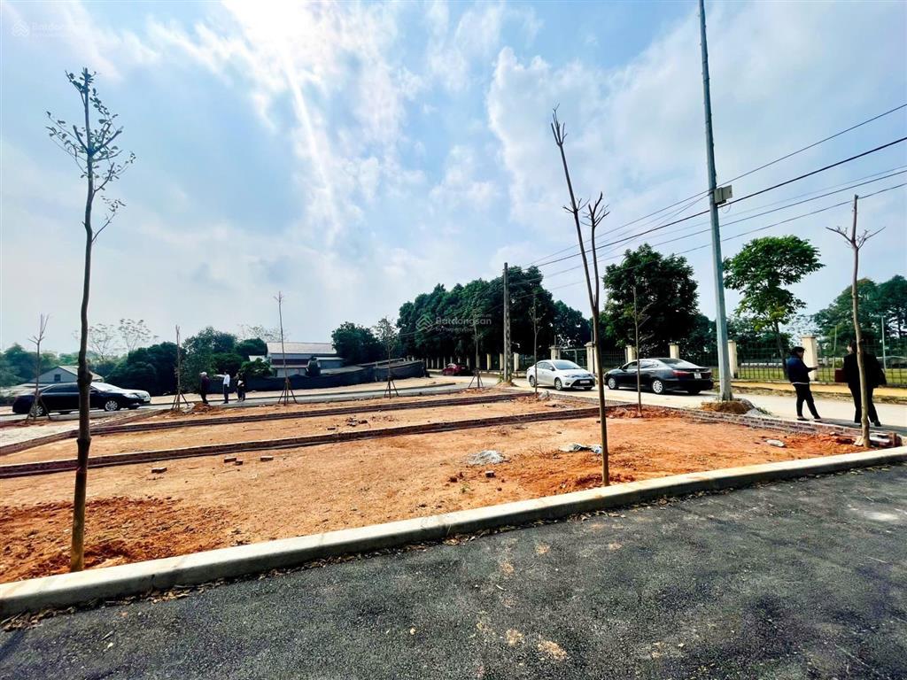 Chính chủ cần tiền cho con đi du học bán gấp lô đất giáp tổ hợp y tế giáo dục 400ha