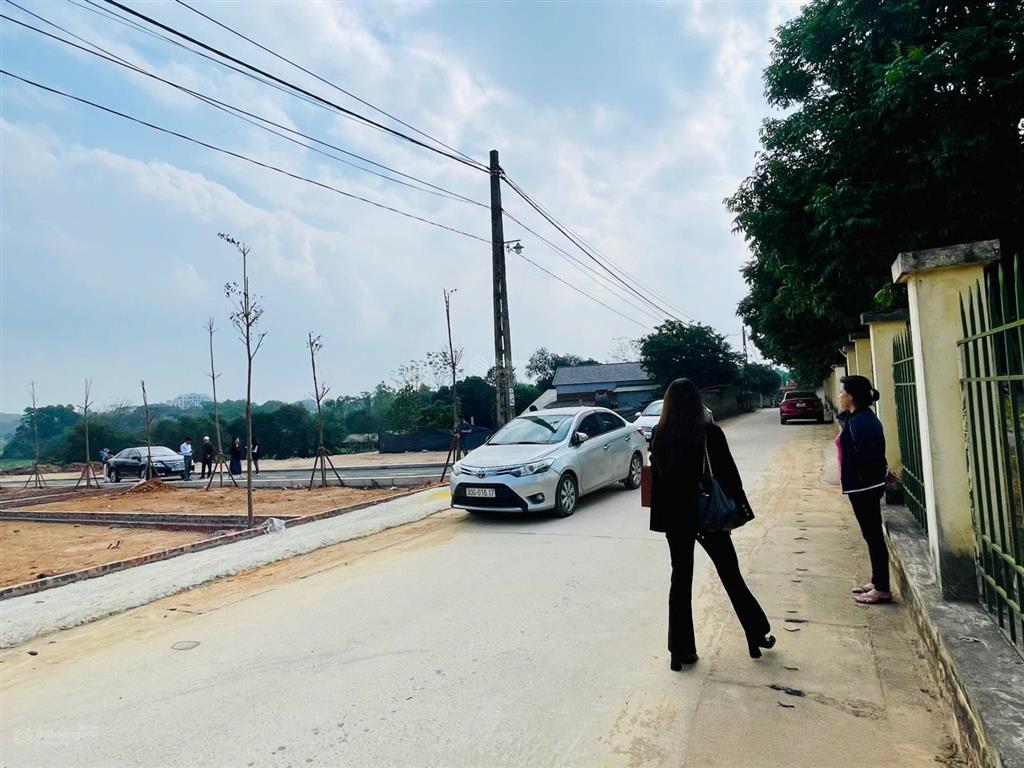 Chính chủ cần tiền cho con đi du học bán gấp lô đất giáp tổ hợp y tế giáo dục 400ha