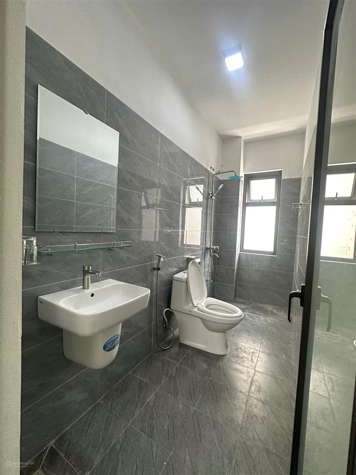 Bán nhà liền kề đại thànhquốc oai,ngõ 8m ô tô đỗ cửa ngày đêm, sd 77m*3,5t*4n rộng, giá hơn 4,8 tỷ