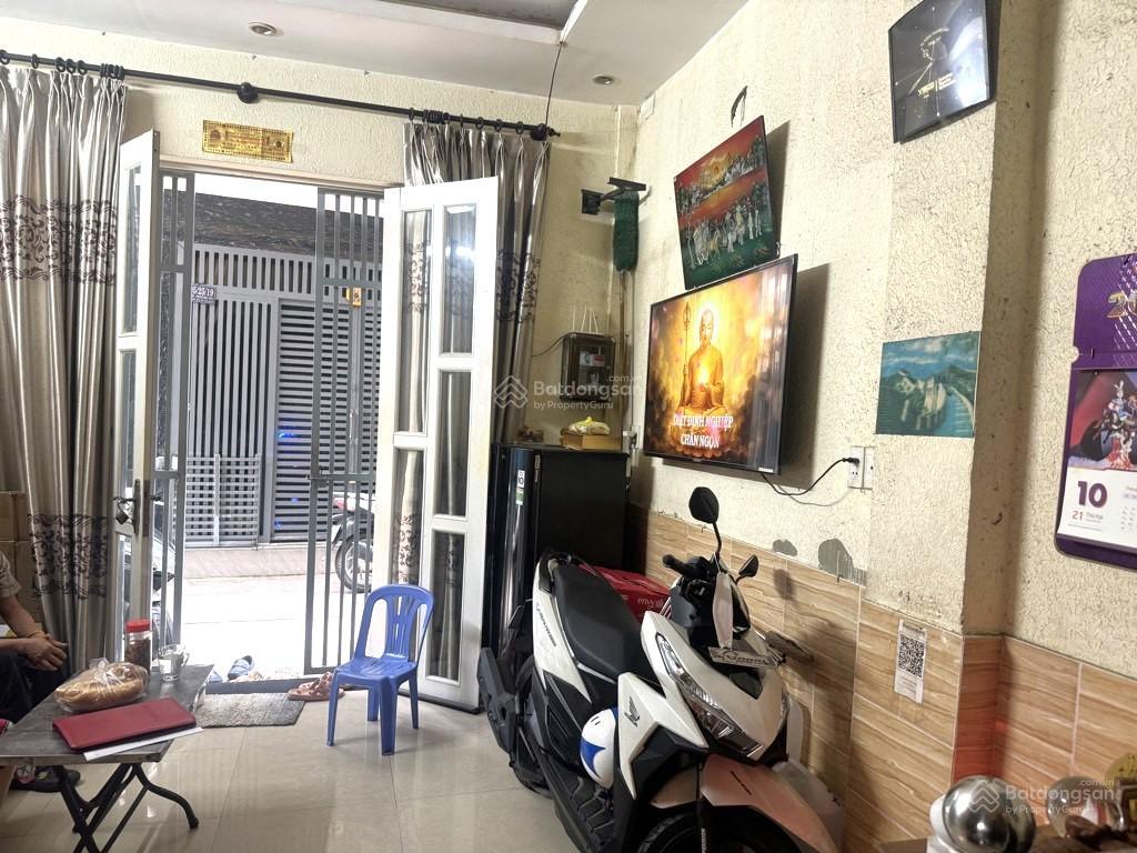 Nhà 2 tầng gần chợ lê văn sỹ 39m2 (4.1x8) 2pn 2wc  5.7 tỷ