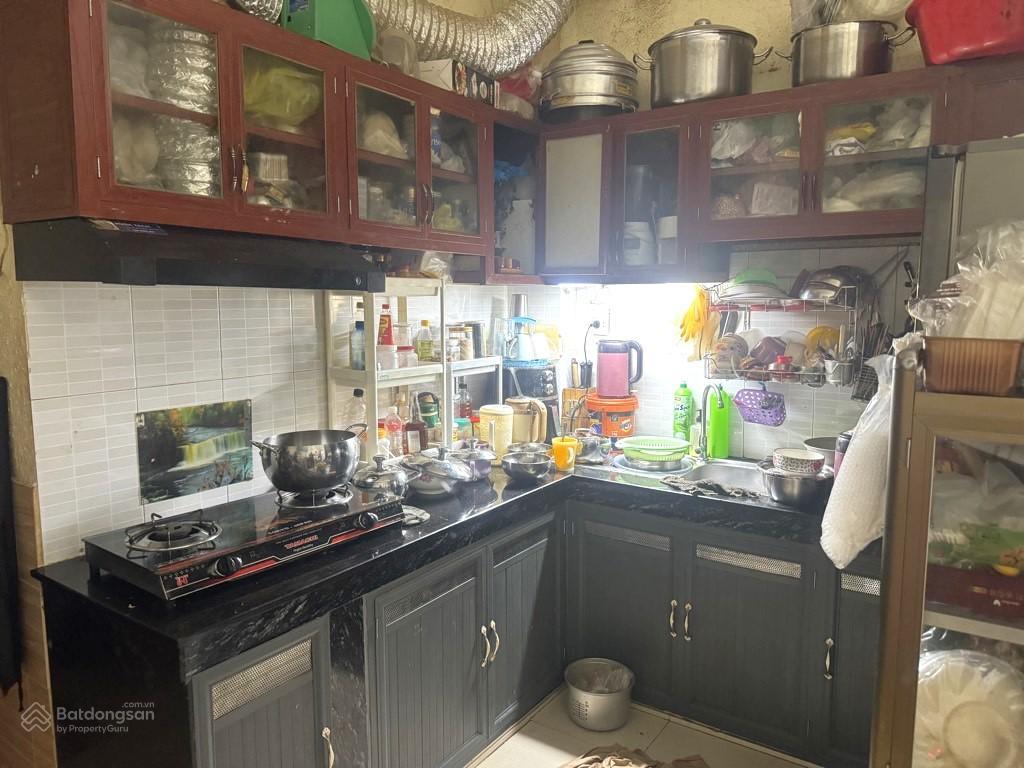 Nhà 2 tầng gần chợ lê văn sỹ 39m2 (4.1x8) 2pn 2wc  5.7 tỷ