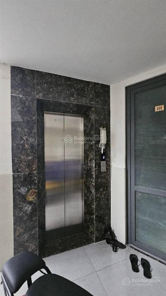 Bán chdv đẹp 6 tầng 70m2 * hẻmôtô đường cmt8 q3  9pn 9wc (có thang máy)  12.7 tỷ