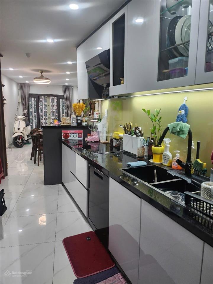 Bán nhà đẹp 2 tầng cmt8 34m2 gần tòa viettel  6.6 tỷ