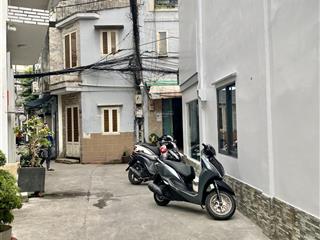 * hiếm * căn góc đẹp cmt8 q10  hẻm 5m, 44m2 (4x11) 2pn 2pc  chỉ 7.2 tỷ