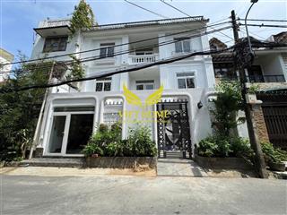 Villa làng báo chí thảo điền cho thuê