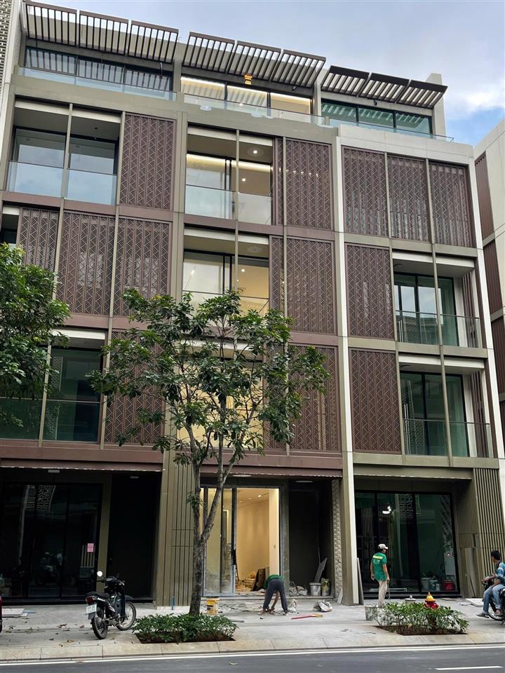 Nhà phố trục đường 20m n2  nhà hoàn thiện đẹp nhất the global city