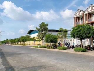Bán nhà riêng chính chủ 5x30m, đường rộng, vỉa hè lớn, view biển, trước nhà là công viên dọc biển